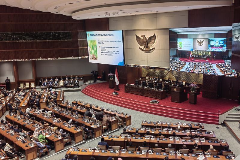 Rapat Paripurna Ke-5 DPR RI Masa Persidangan I Tahun Sidang 2024-2025 di Kompleks Parlemen, Senayan, Jakarta, Selasa (22/10/2024). ANTARA/Melalusa Susthira K