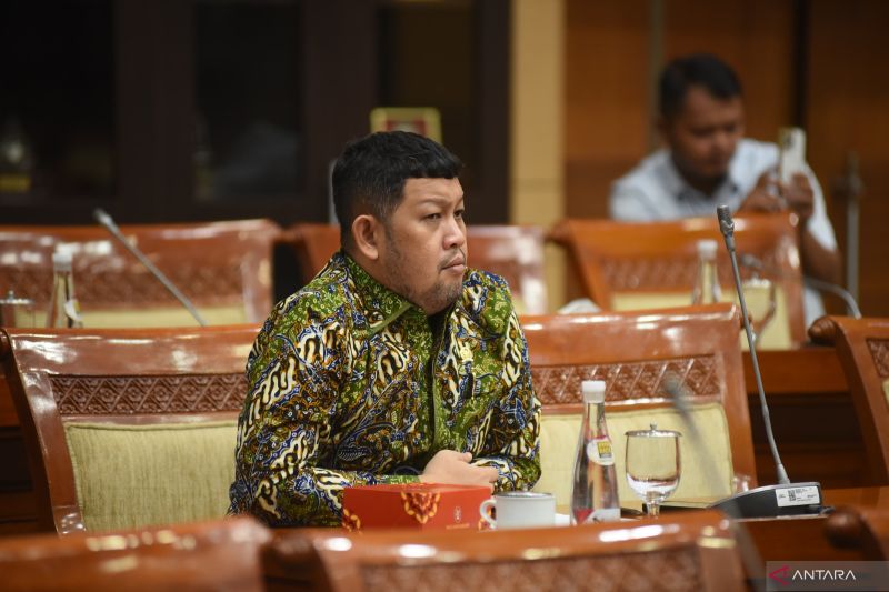 Anggota Komisi III DPR RI Abdullah di Kompleks Parlemen, Jakarta. (ANTARA/Bagus Ahmad Rizaldi)