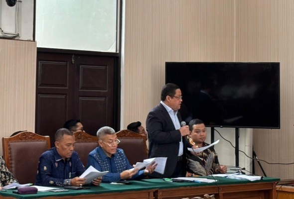 Kuasa hukum Tom Lembong, Ari Yusuf Amir di Pengadilan Negeri (PN) Jakarta Selatan, Senin (25/11/2024). (Fakta.com/Rodrikson Alpian Medlimo)