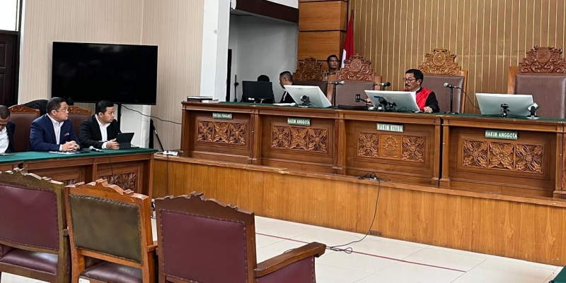 Hakim tunggal Pengadilan Negeri Jakarta Selatan (PN Jaksel), Tumpanuli Marbun, saat membacakan amar putusan praperadilan Tom Lembong di PN Jaksel, Selasa (26/11/2024). Fakta.com/Rodrikson Alpian