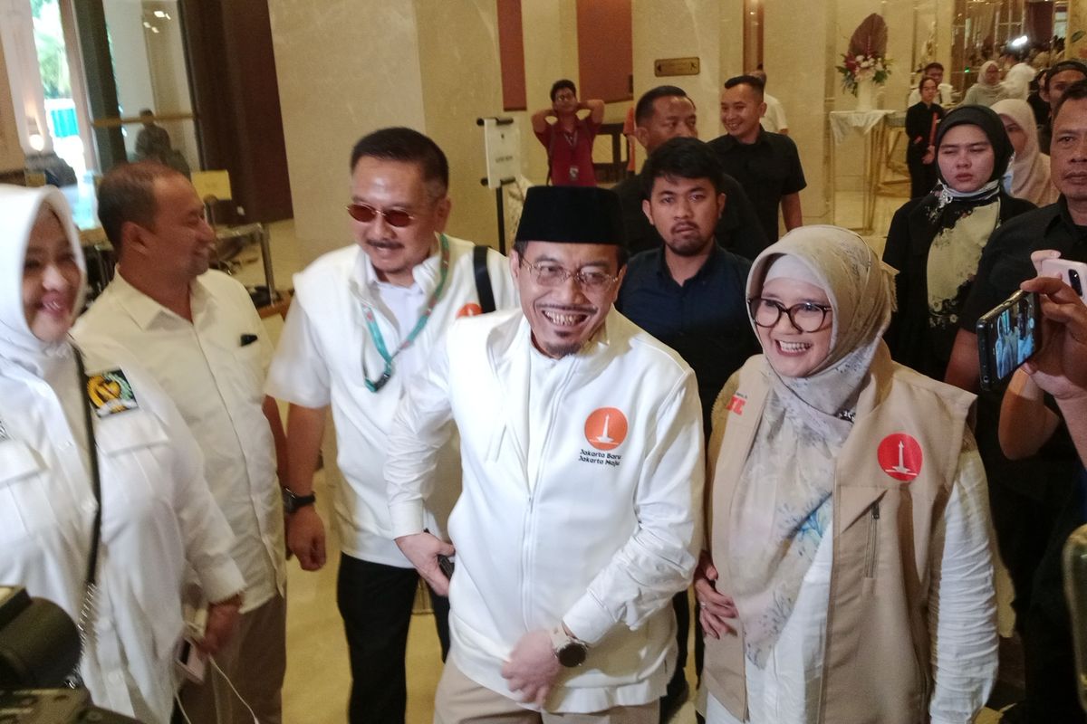 Cawagub Jakarta nomor urut 1, Suswono, tiba di posko pemenangan pasangan RIDO di Hotel Sultan, Jakarta, Rabu (27/11/2024). (Fakta.com/Rodrikson Alpian Medlimo)