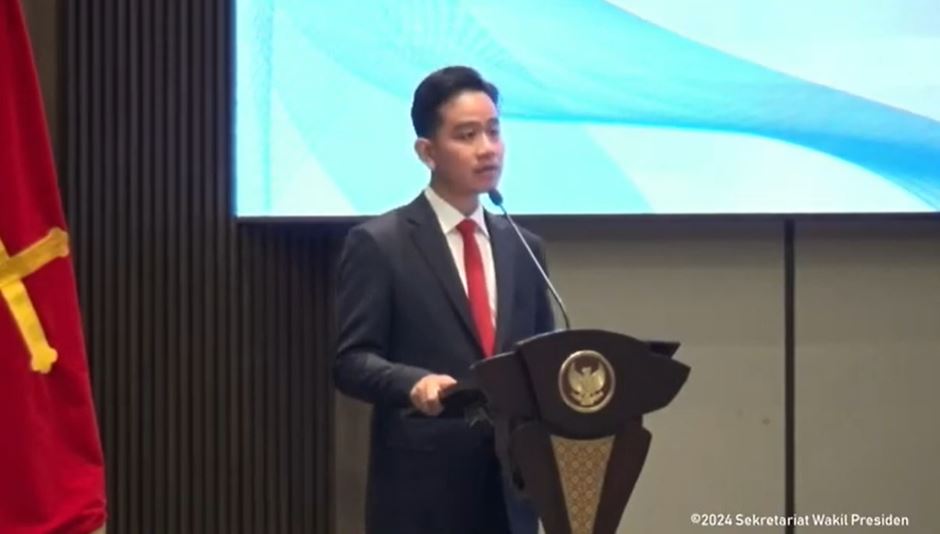Wakil Presiden Gibran Rakabuming Raka memberikan sambutan dalam acara pelantikan Pengurus Pusat (PP) Pemuda Katolik Periode 2024–2027. (Youtube Sekretariat Wakil Presiden) 