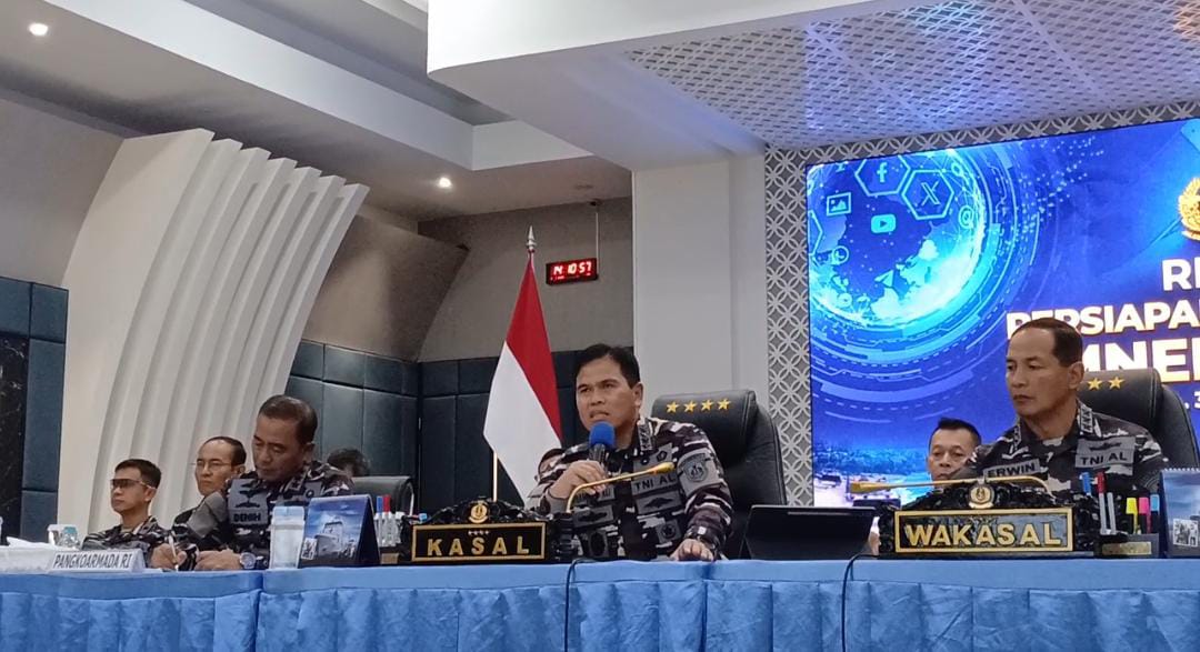 Kepala Staf TNI AL (KSAL) Laksamana Muhammad Ali menjelaskan capaian program di 2024, di Jakarta, Jumat (3/1/2025). (Fakta.com/Dewi Yugi Arti)