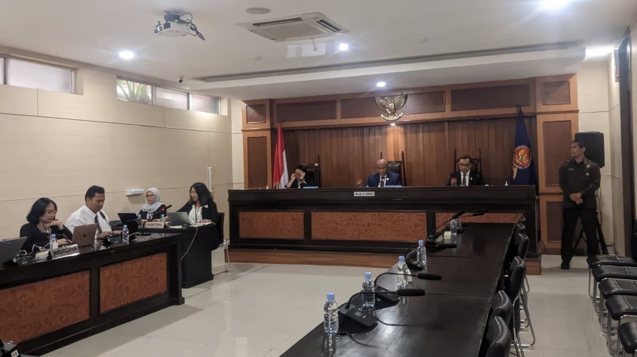 Majelis Komisi KPPU memutus Google terbukti melakukan monopoli, Jakarta, Selasa (21/1/2025). (Fakta.com/Ghazy Rabbani)