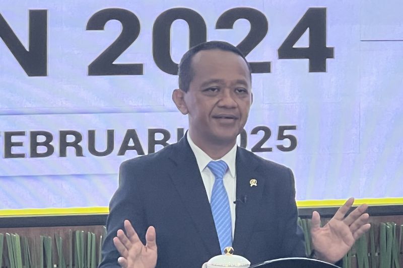 Menteri ESDM Bahlil Lahadalia dalam konpers “Capaian Sektor ESDM Tahun 2024 dan Rencana Kerja Tahun 2025” di Jakarta, Senin (3/2/2025). (ANTARA/Putu Indah Savitri)