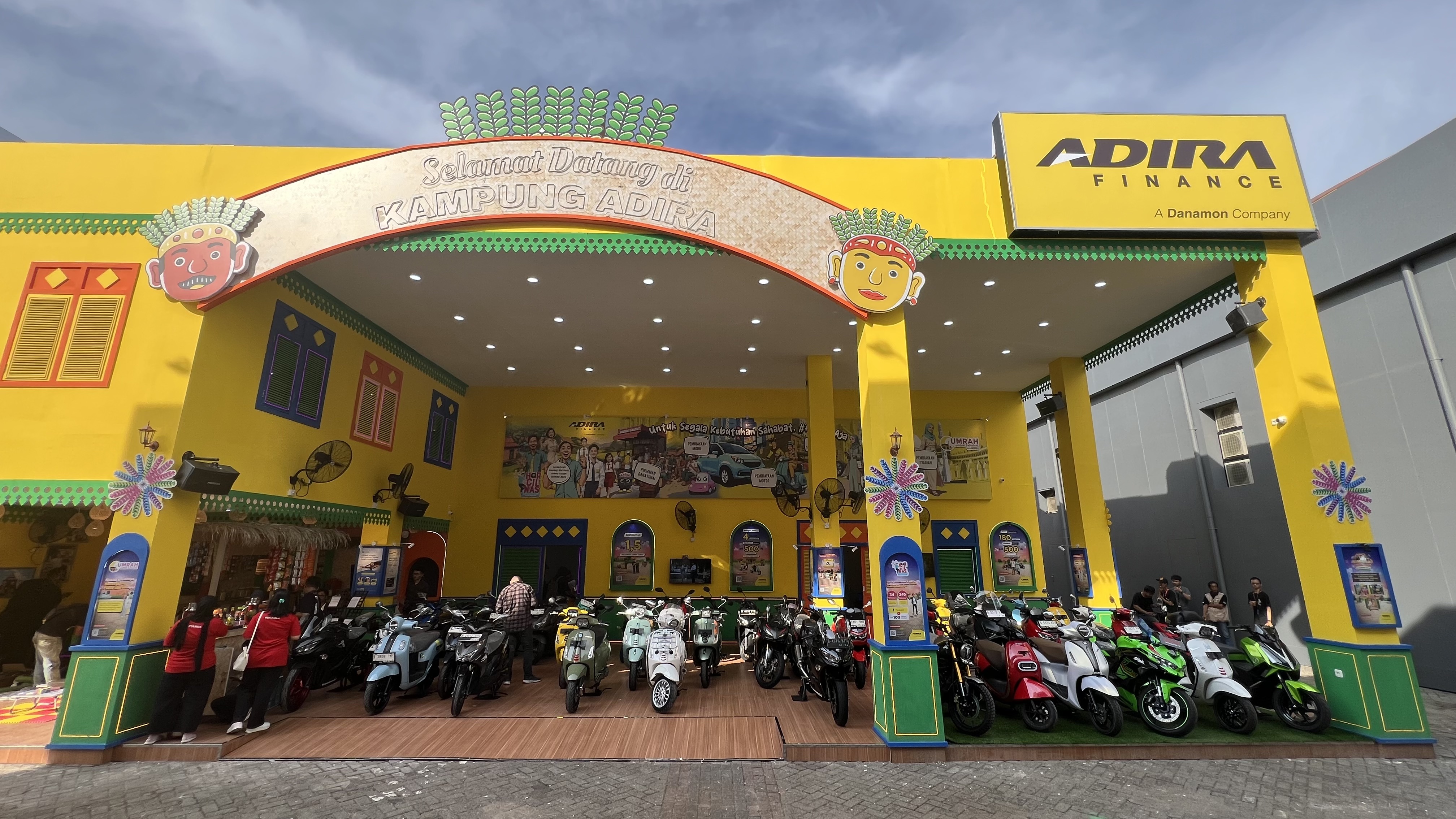 Kampung Adira di Jakarta Fair Kemayoran 2024. (Dok. Adira Finance)