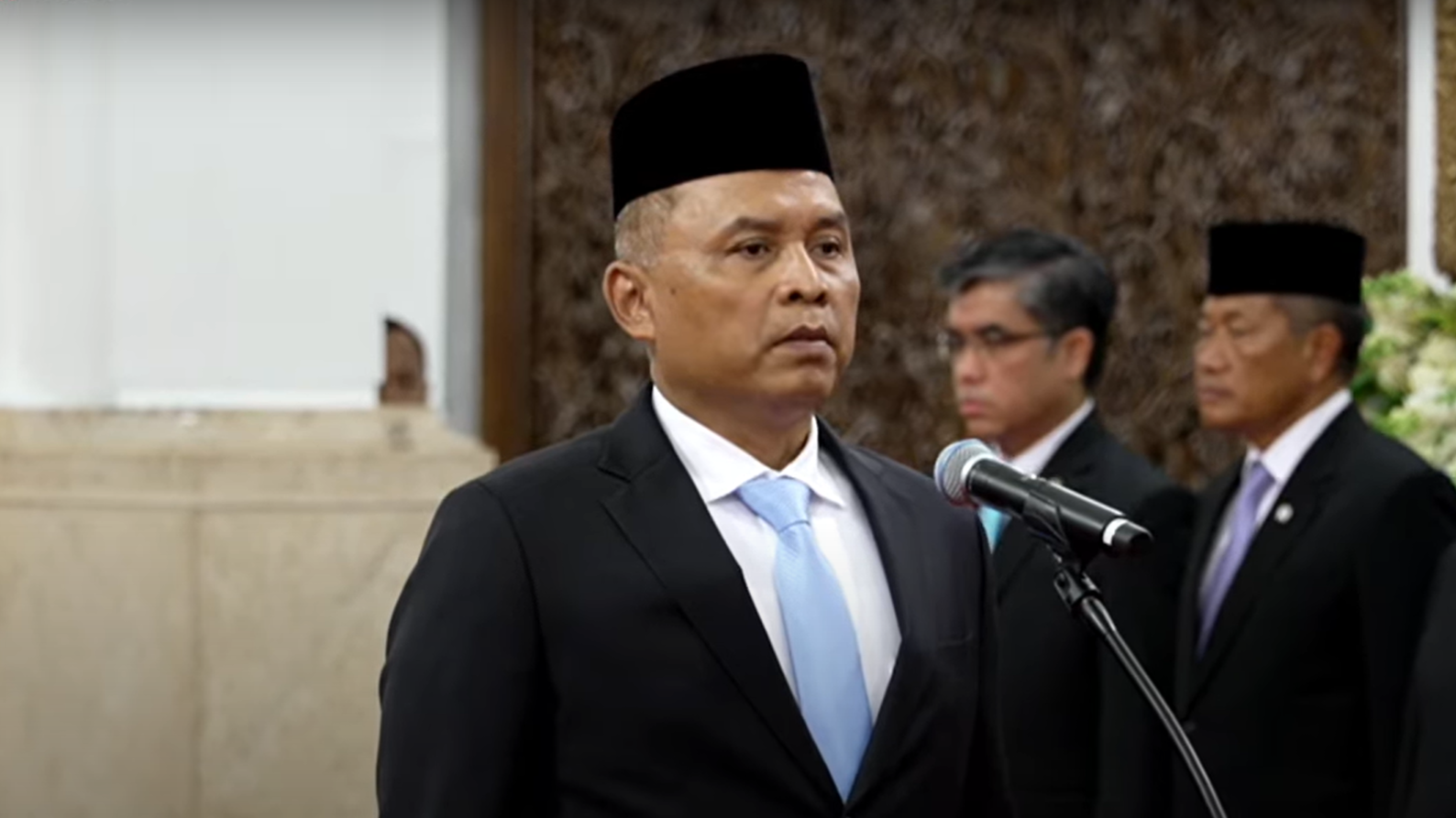 Letjen TNI Nugroho Sulistyo Budi dilantik sebagai Kepala BSSN, di Istana Negara, Jakarta, Rabu (19/2/2025). (Tangkapan layar YouTube Sekretariat Presiden)