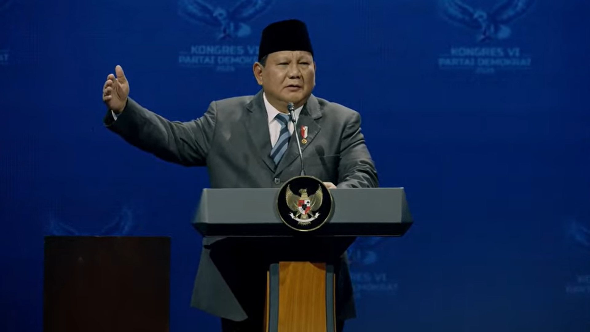 Presiden Prabowo Subianto diduga menyinggung #KaburAjaDulu, di Kongres VI Partai Demokrat, Jakarta, Selasa (25/2/2025). (Tangkapan layar kan YouTube Partai Demokrat)