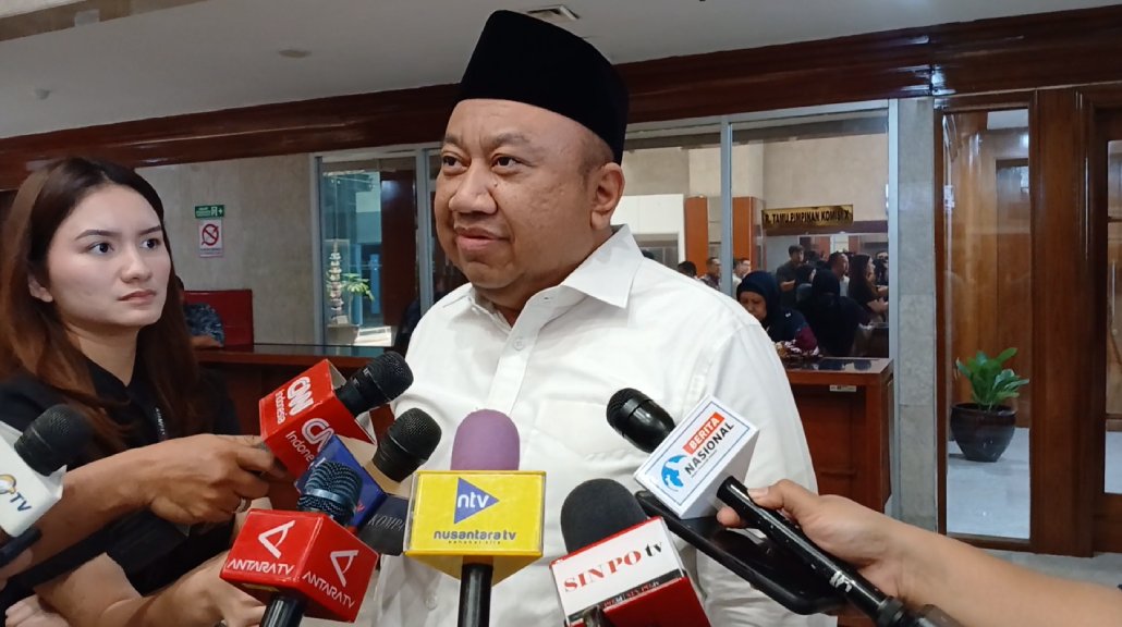 Wakil Ketua Komisi X DPR, Lalu Hadrian Irfani, mendukung wacana Gubernur Jawa Barat, Dedi Mulyadi, menerapkan kurikulum wajib militer bagi SMA/SMK se-Jawa Barat. (Fakta.com/Dewi Yugi)