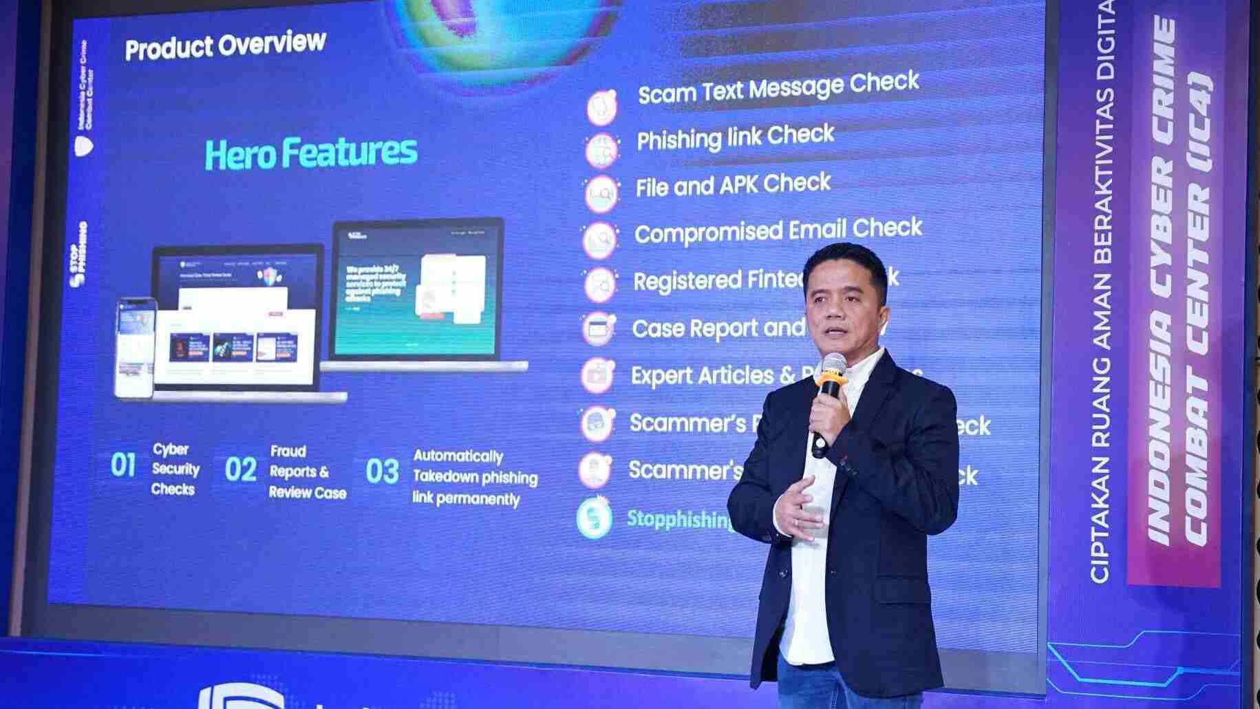 CEO dan Pendiri IC4 Ruby Alamsyah memaparkan data kejahatan online, di Jakarta, Selasa (25/2/2025). (Fakta.com/Ghazy Rabbani)
