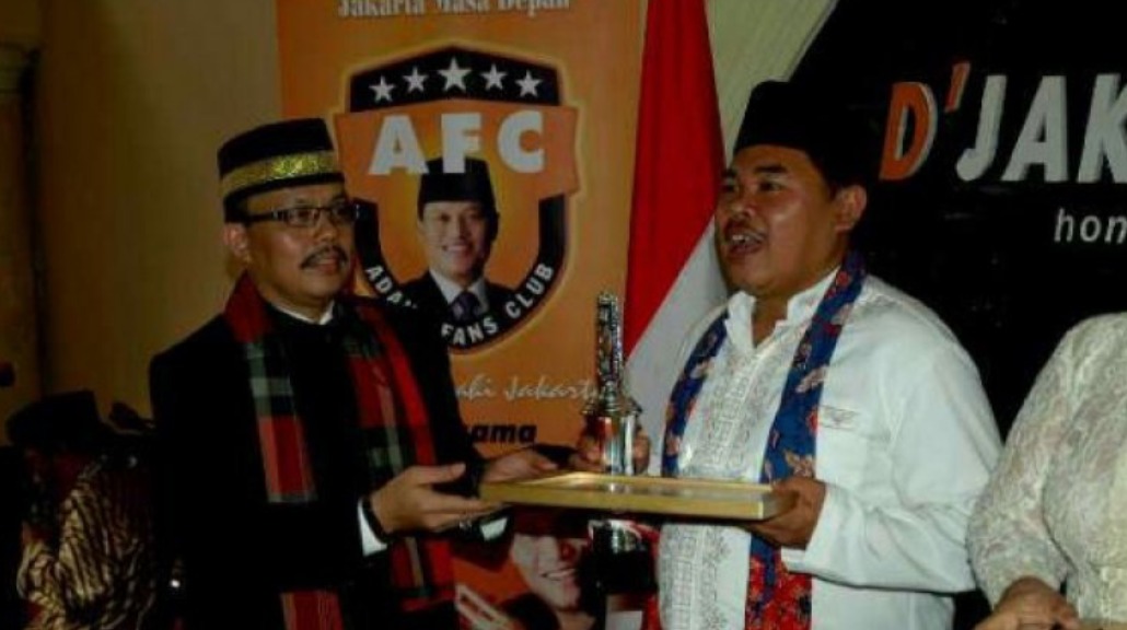 Artis Nasrullah alias Mat Solar (kanan) meninggal dunia pada Senin (17/3/2025). (foto: Antara)