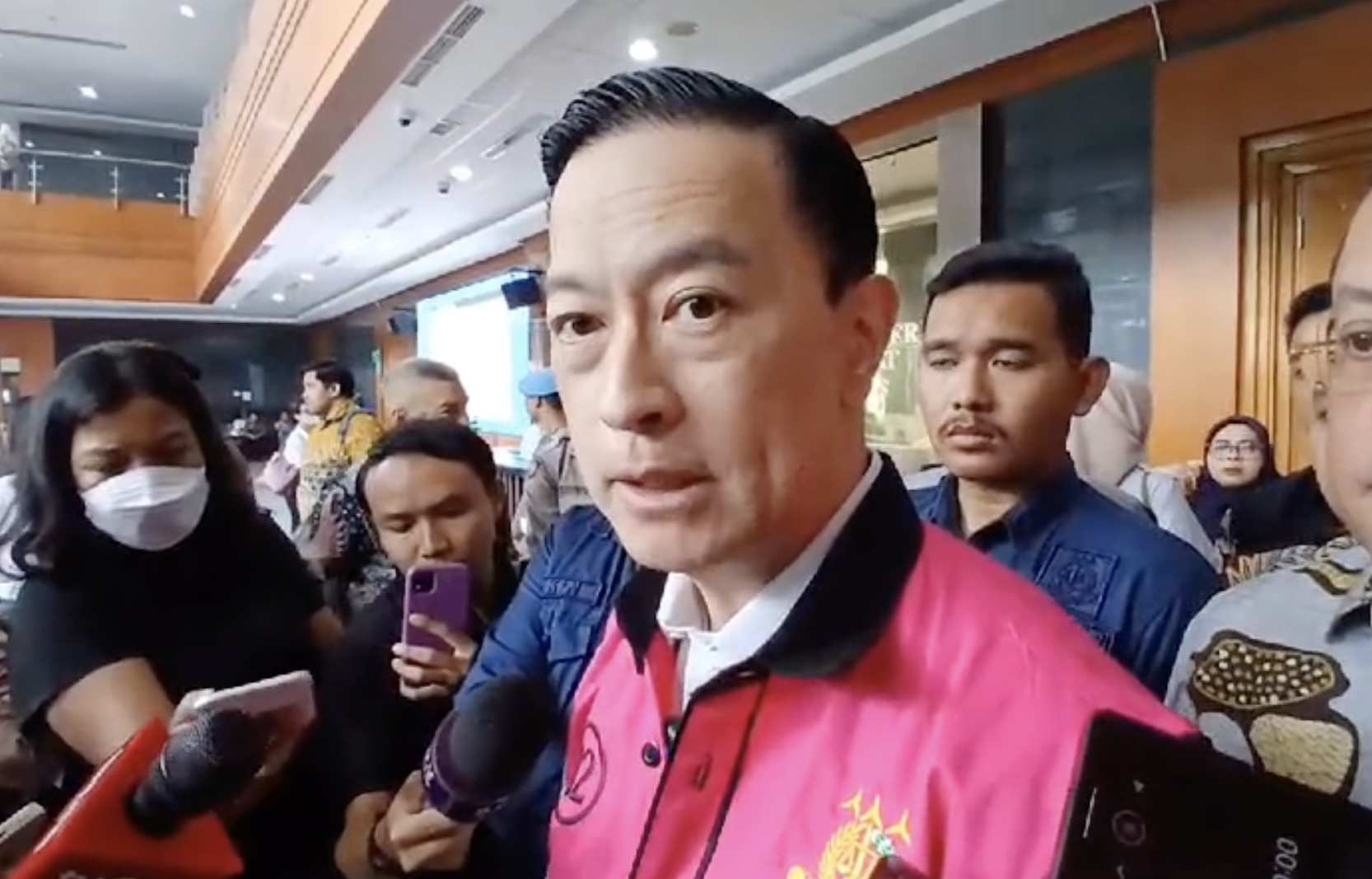 Mantan Menteri Perdagangan Thomas Trikasih Lembong usai sidang di Pengadilan Tipikor Jakarta, Kamis (20/3/2025). (Fakta.com/Dhia Oktoriza)