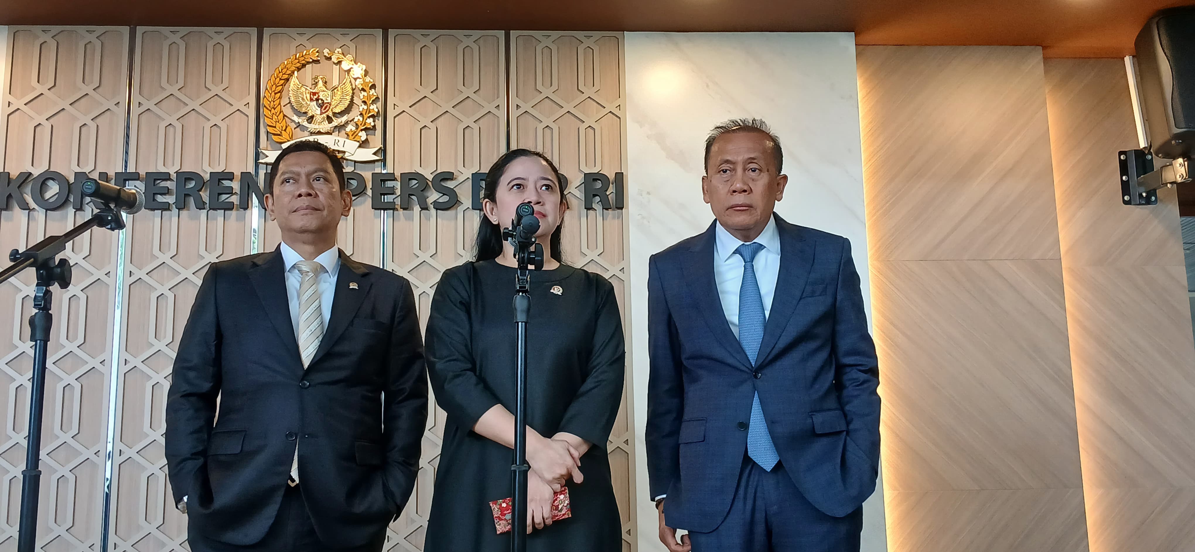 Ketua DPR Puan Maharani (tengah) di Kompleks DPR RI, Jakarta, 25 Maret 2025. (Fakta.com/Dewi Yugi Arti)