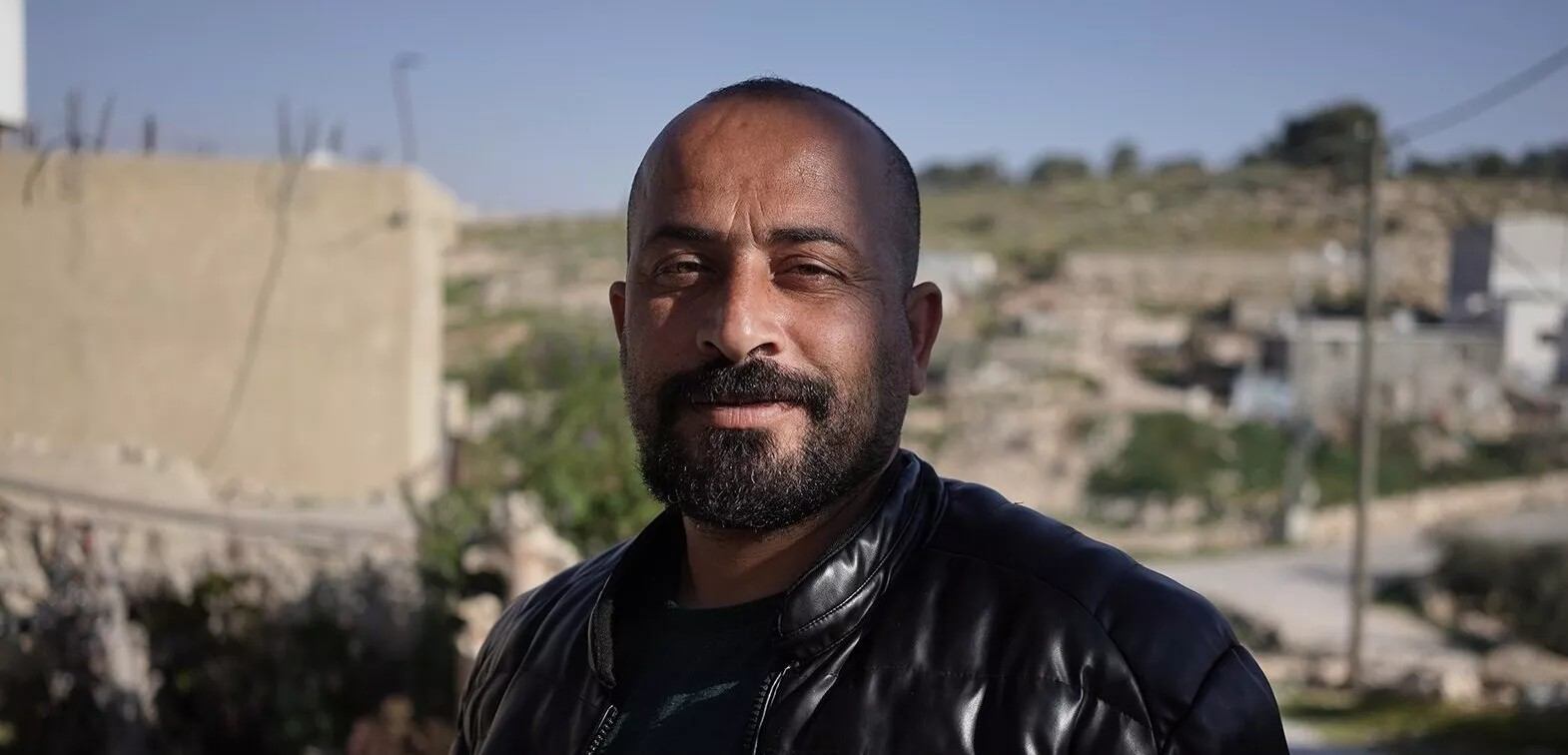 Hamdan Ballal, salah satu sutradara film dokumenter No Other Land yang sempat ditangkap dan dianiaya Israel. Foto: europeanfilmacademy