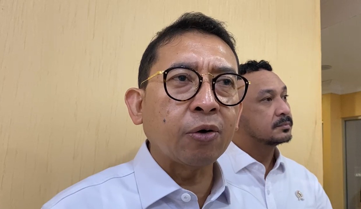 Menteri Kebudayaan Fadli Zon saat ditemui di Graha Utama, Kompleks Kantor Kemdikbud, Jakarta, Selasa (8/4/2025). Foto: Fakta.com/Yasmina Shofa