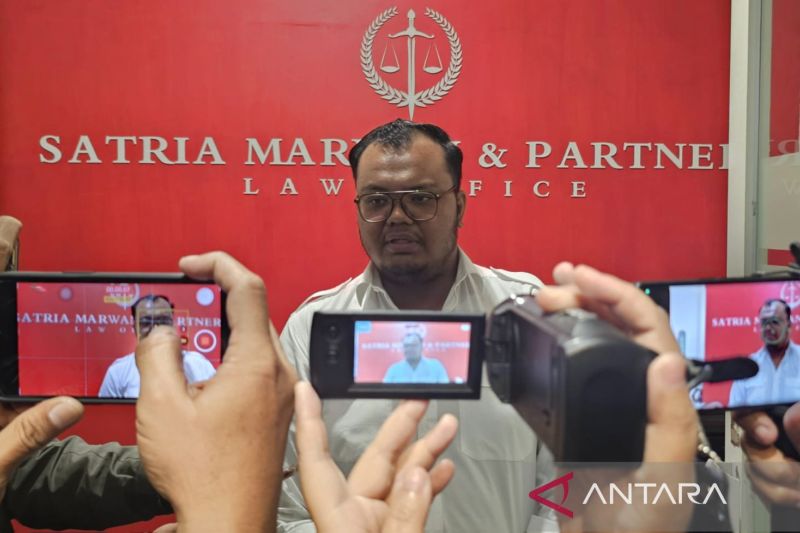 Penasihat hukum QAR, Satria Marwan.  (ANTARA/Ananto Pradana)
