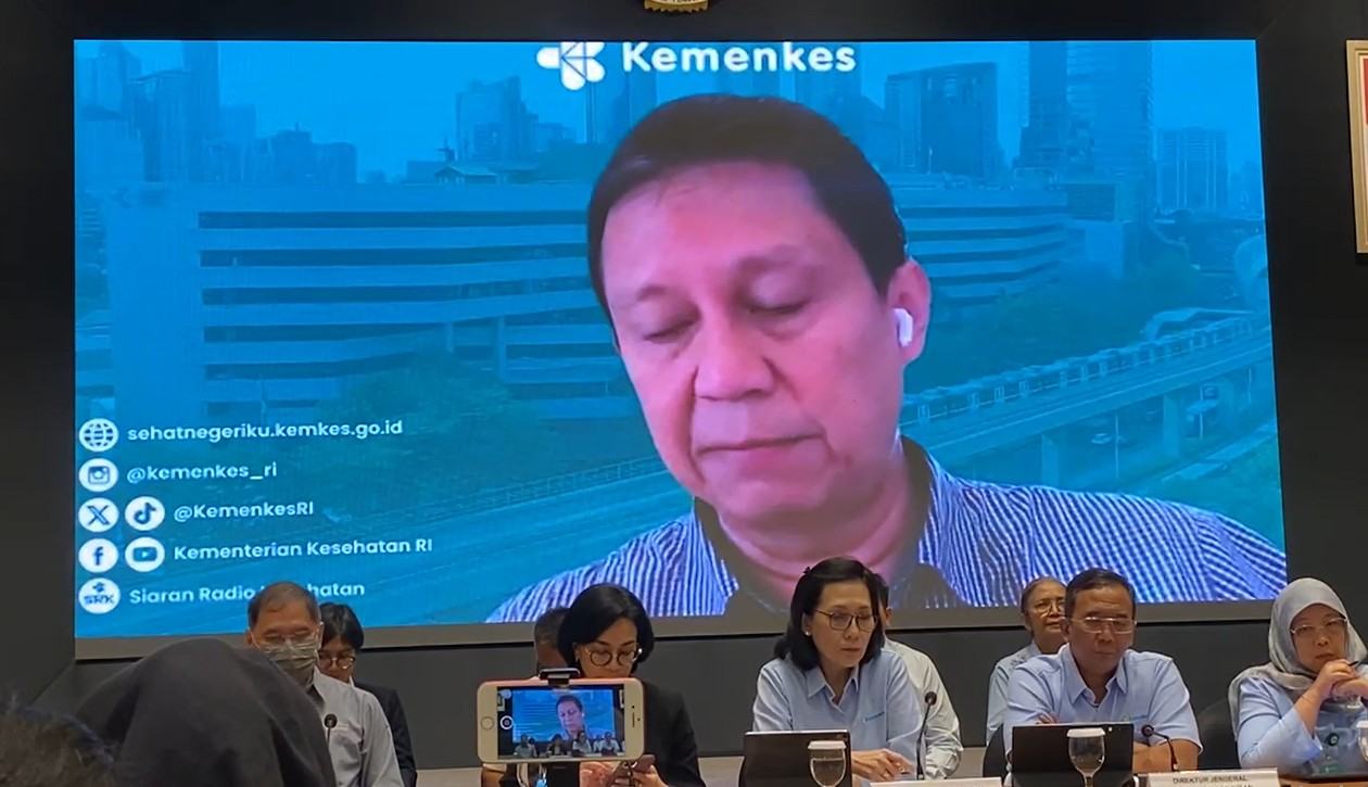 Menkes Budi Gunadi Sadikin hadir secara online dalam konferensi pers di Kantor Kementerian Kesehatan (Kemenkes), Jakarta, Senin (21/4/2025). Fakta.com/Yasmina Shofa