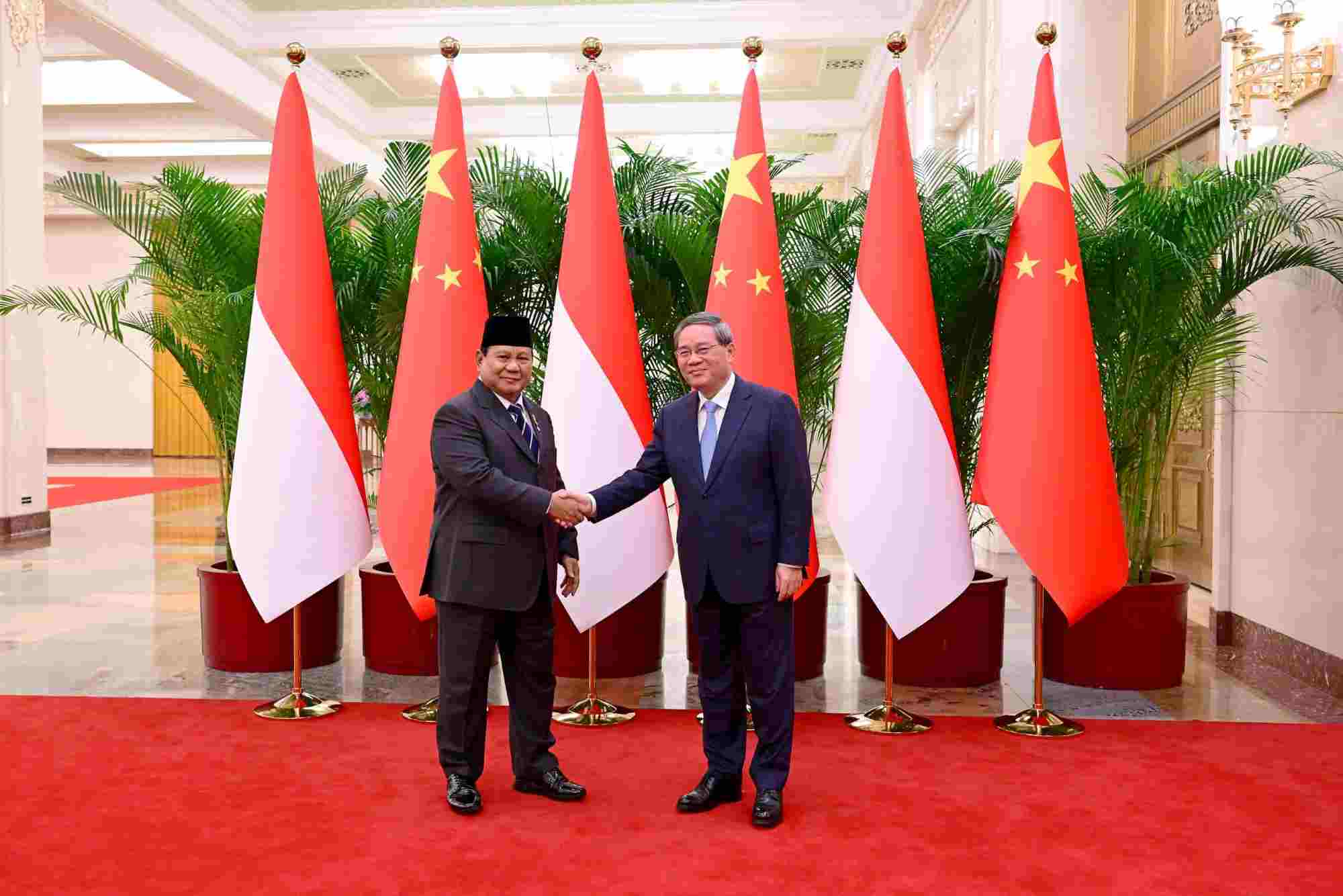 Presiden Prabowo Subianto bertemu PM China, Li Qiang, Sabtu (9/4/2024) di Great Hall of the People, Beijing. BPMI Setpres/Muchlis Jr.