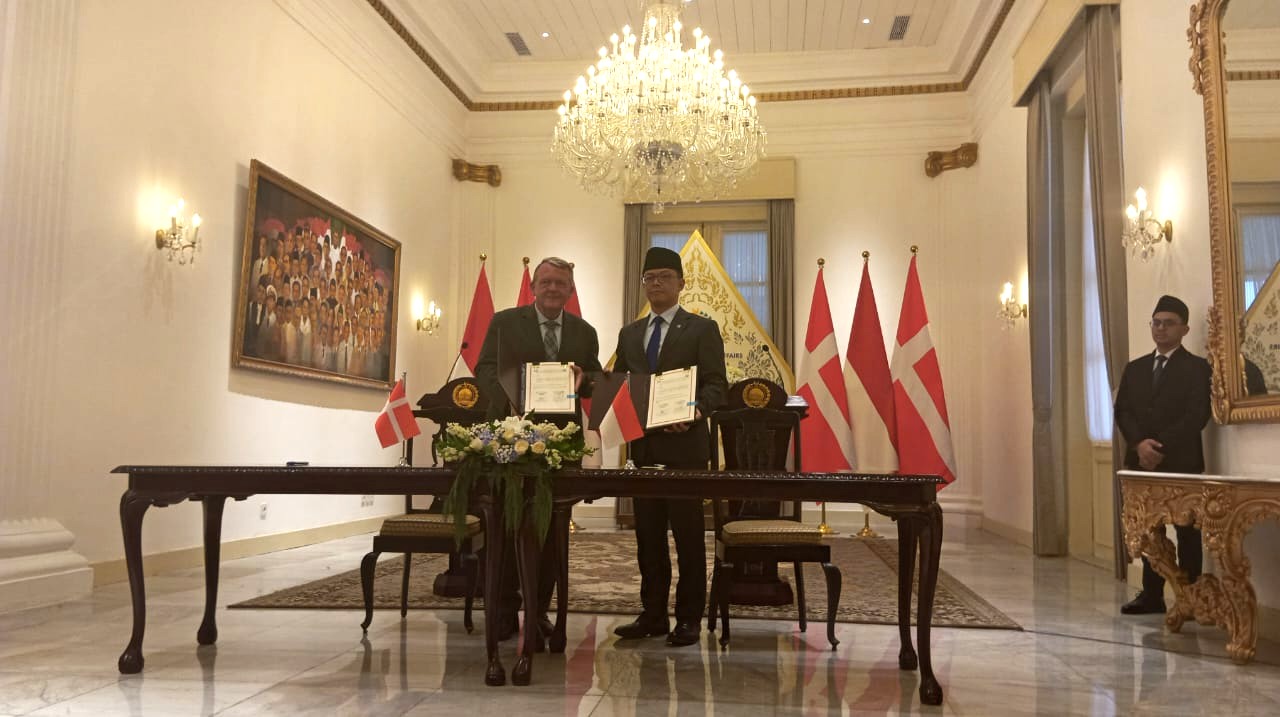 Menteri Luar Negeri RI, Sugiono, Bersama Menlu Denmark, Lars Lokke Rasmussen, di Gedung Kementerian Luar Negeri RI, Jakarta, Selasa (22/4/2025). Fakta.com/Hanun Rifda
