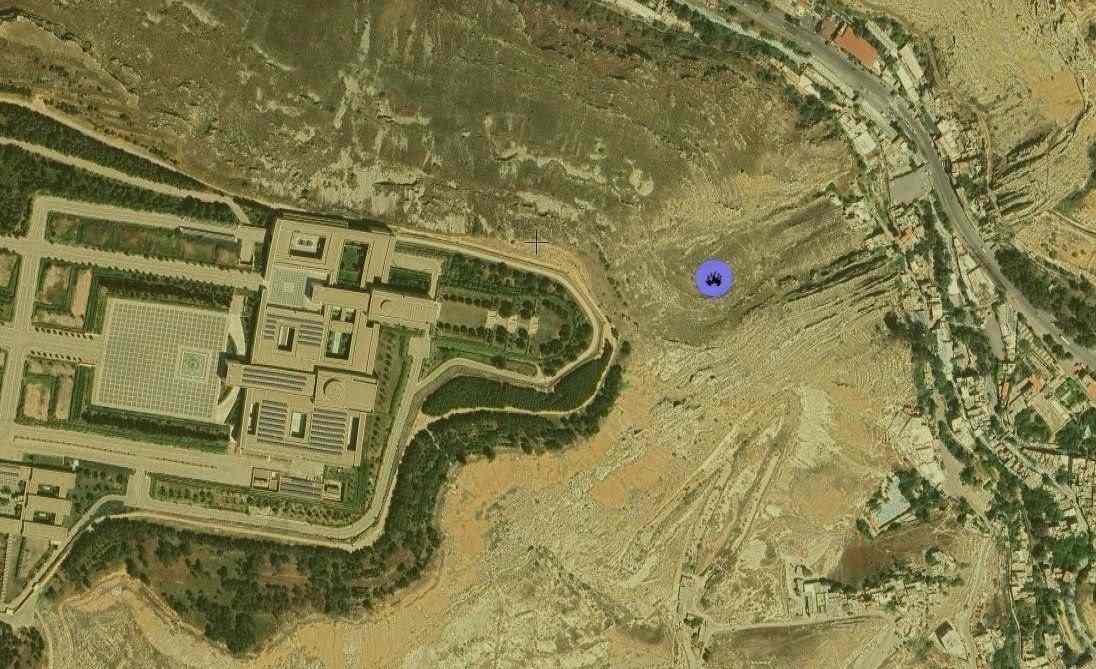 Peta lokasi Istana Kepresidenan Suriah di Damaskus, dan kemungkinan titik serangan Israel yang dilakukan Jumat (2/5/2025). Foto: Istimewa