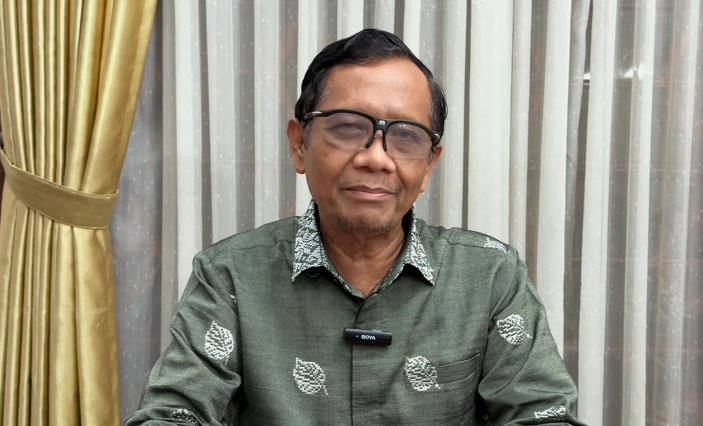Ramainya #KaburAjaDulu turut memicu komentar mantan cawapres Mahfud MD. (Instagram @mohmahfudmd)