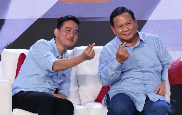 Prabowo Subianto bersama Gibran Rakabuming saat menjalani debat Capres-Cawapres pada rangkaian Pilpres 2024. Foto:: Dokumentasi X.com/@prabowo